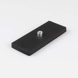 Sistema magnetico gommato 110x45x8,5mm con boccola filettata - Product Image 1
