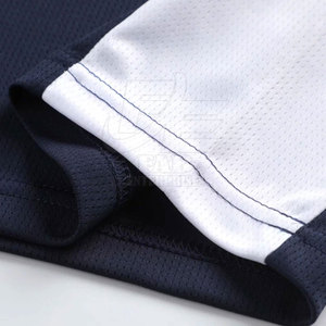 Uniformes de basketball respirants OEM 100 % polyester, couleurs et tailles personnalisées, séchage rapide, logo personnalisé, toutes saisons, service OEM pour équipes - Product Image 4