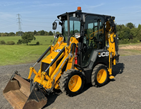 Chargeuse-pelleteuse sur pneus JCB 1CX, équipement de construction compact