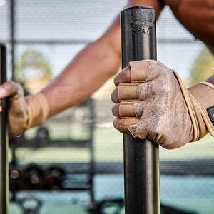 Guantes de gimnasio de poliéster de diseño personalizado de la mejor calidad para entrenamientos deportivos y fitness Cuero transpirable para levantamiento de pesas - Product Image 4