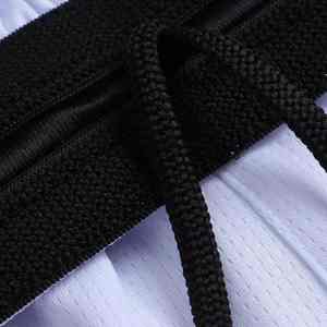 Ensemble d'uniformes de basket-ball personnalisés, conçus avec un polyester léger et durable pour une flexibilité accrue - Product Image 2