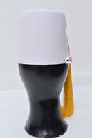 Chapeau Fez Brodé Personnalisé Blanc avec Pompon Doré et Écusson Étoile – Tenue de Soirée Formelle – Vente en Gros OEM – Homme Adulte 56-58CM – Toile Faite Main