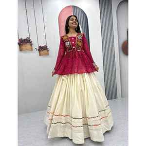 LANZANDO NUEVO ESTAMPADO FESTIVE WEAR LEHENGA CHOLI FABRIC BANDHEJ CON GAMTHI & REAL MIRROR WORK - Product Image 1