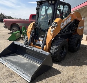 Chargeuse compacte SV280B d'occasion Feux de nivellement automatique à haute intensité Porte arrière 68 HP net-Heures extrêmement basses Levage vertical 1 voie - Product Image 2