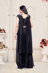 La mayoría de las tendencias Indo-Western Co-Ord Suit en color negro con lentejuelas bordadas Trabajo disponible al mejor precio para Lady Apparels - Product Image 5