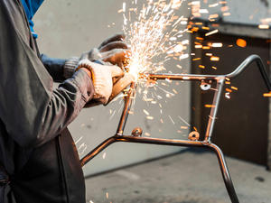 Solutions pour petits espaces Décoration industrielle sur mesure Finitions et coloris sur mesure Meubles en métal Services de design - Product Image 3