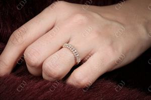 Anillo de Oro Sólido de 14K al por Mayor, Diseño Personalizado, Moderno, con Diamantes Cultivados en Laboratorio Certificados por IGI, para Compromiso, Boda, Fiesta, Corte Baguette - Product Image 6