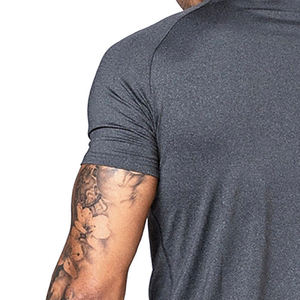T-shirt athlétique pour homme, gris anthracite foncé, coupe slim, manches courtes raglan, ourlet incurvé, idéal pour la gym - Product Image 5