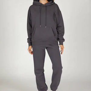 Ropa de entrenamiento ajustada con logotipo personalizado al por mayor, conjunto de chándal para mujer, chándal informal para mujer al mejor precio y más vendido - Product Image 1