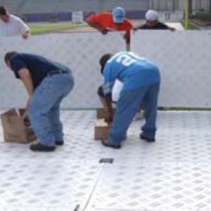 Alfombrillas de Protección para Suelos Reciclables de HDPE, Duraderas, Ligeras, Antideslizantes, con Protección UV y Baja Absorción de Agua, para Acceso Temporal - Product Image 1