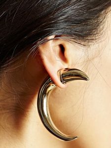 Pendientes tribales de cuerno natural con Diseño Artesanal para mujeres que buscan moda sostenible y joyería artesanal única - Product Image 2