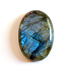 พลอยลาบราดอไรต์สีน้ำเงิน ขนาด 50x15x8 มม. ทรงรีแบนเรียบขัดเงา คุณภาพเยี่ยม พร้อมแสงสะท้อนสีฟ้า - Product Image 5