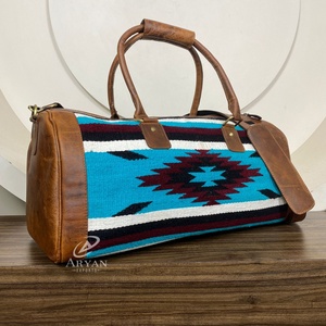 2025 accesorios de viaje bolsas de viaje al aire libre manta de sillín personalizada bolsa de Gimnasio Deportivo para mujeres bolsas de lona de cuero genuino bolsas de noche - Product Image 1