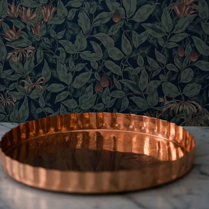 ถาดเสิร์ฟอะลูมิเนียมทันสมัย ออกแบบมาเพื่อการตกแต่งภายในแบบมินิมอลและการจัดโต๊ะที่สวยงามด้วยผิวสัมผัสเรียบเนียน - Product Image 1