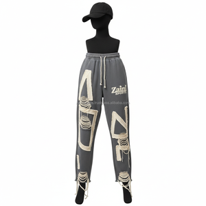 Lujo 320 GSM Heavy Fleece Mujer Jogger Pantalones Tela transpirable con detalle de parche de corte texturizado y bordado de logotipo personalizado - Product Image 1