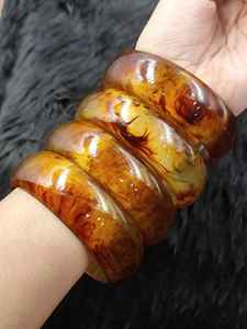 Bracelet en résine audacieux et élégant pour femme, fait à la main, sculpté artistiquement, modèle de mode vibrant, ange - Product Image 4