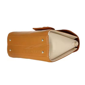 กระเป๋าถือผู้หญิงทันสมัยมีรูปร่างที่กำหนดเองและด้ามจับที่อ่อนนุ่มเหมาะสำหรับงานทางการหรืองานลำลอง - Product Image 4