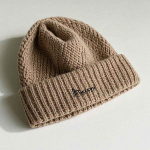 หมวกบีนนี่อะคริลิคสีน้ำเงินรอยัล คุณภาพสูง สำหรับฤดูหนาว  ปักโลโก้ 3 มิติ ลายโบว์  ป้ายกำกับสั่งทำได้  แบบ unisex - Product Image 4