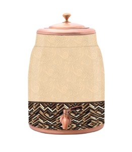 สินค้าขายดีปี 2025 เหยือกน้ำทองแดงแบบดั้งเดิม 12 ลิตร งานฝีมือสุดหรูสำหรับใช้ในชีวิตประจำวัน เหยือกทองแดงอายุรเวท 12 ลิตร - Product Image 1