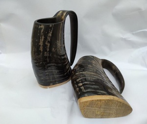 Chope à corne à boire Viking originale fabriquée à la main pour chope à bière Tasse à corne à boire Viking originale - Product Image 2