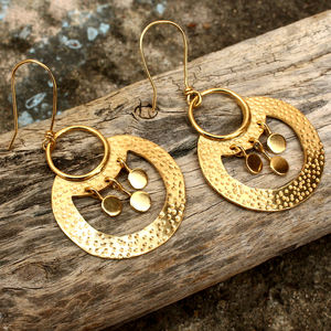À la mode 18k plaqué or laiton crochet Fine boucles d'oreilles martelées cercle finition motif en gros bijoux de mode pour les femmes - Product Image 1