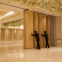Cloison mobile de luxe pour salle de mariage à Dubaï avec rail au sol, conception personnalisée gratuite pour événements de célébration émiratis