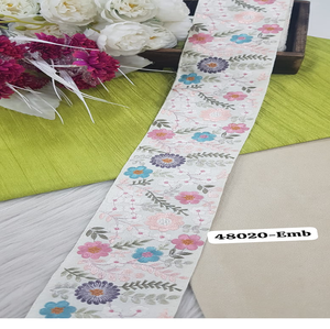 Lacets de fil brodé sur mesure sur tissu de base noir et blanc en fleur conçu avec broderie de paillettes en 1.5 pouces - Product Image 5