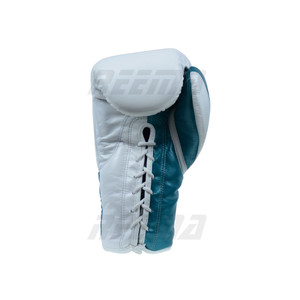 Venta al por mayor de tamaños personalizables y logotipo personalizado hecho en Pakistán guantes de boxeo de cuero genuino de alta calidad competición y entrenamiento - Product Image 2