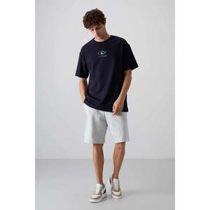 เสื้อยืดคอกลมโอเวอร์ไซส์พิมพ์ลายสำหรับผู้ชาย Tommylife Wholesale รุ่น 88325 สีดำ - FIESTA - Product Image 5