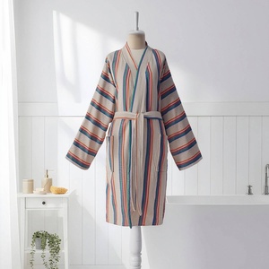 Peignoir en coton turc Riviera, rayures bleues et corail, style kimono - Product Image 4