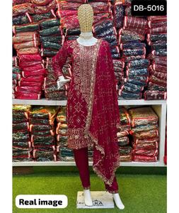 Les dames pakistanaises s'habillent Salwar Kameez avec broderie lourde et travail de pierre en gros magnifiques conceptions de robes prêtes à l'emploi pour les femmes - Product Image 1