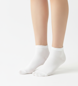 Chaussettes mi-hautes pour femmes Soft Avenue, en coton respirant, extensibles, longueur cheville, multicolores, conçues pour un confort quotidien - Product Image 1