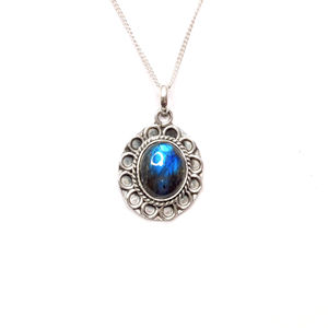 Pendentif en labradorite de 4,1 grammes avec technologie d'incrustation par sertissage - Product Image 1