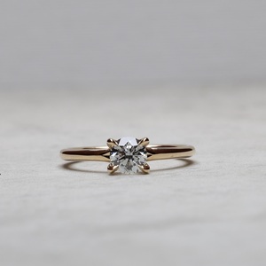 Bague de fiançailles solitaire en moissanite ronde de 5 mm, design en argent sterling 925, OAB-141M - Product Image 1