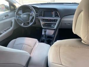 2016 Hy-u-n-dai Son-a-ta SE FWD - Product Image 3