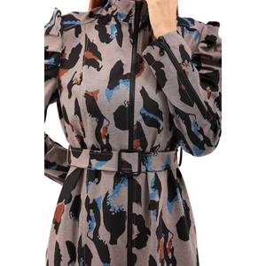 Trench-coat noir tendance pour femme avec motif détaillé sur les manches, coupe-vent et respirant en denim - Product Image 3