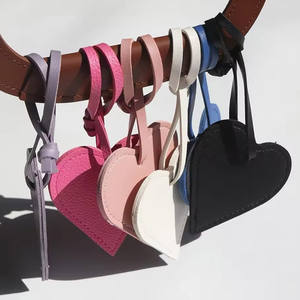 กระเป๋าหนัง PU ทรงแบนทรงหัวใจสีขาวมีเสน่ห์โลโก้แบรนด์ออกแบบได้ตามที่ต้องการ - Product Image 5