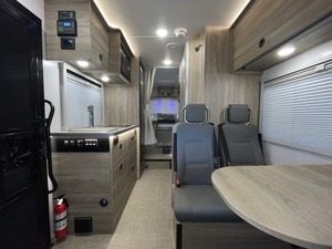 Factory Price Luxury RV Motorhome 4x4 Camper Mobile Home Fully Equipped Off Road Travel Trailer for Family Camping Trips - Product Image 4