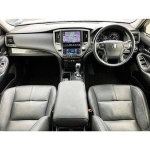 Toyota Crown 2015 d'occasion – Berline avec conduite à droite/gauche, boîte manuelle/automatique, essence/électrique, intérieur cuir, caméra de recul, pneus R16/R18 - Product Image 2