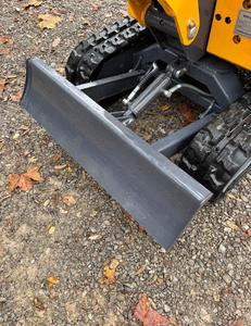 ENVÍO GRATUITO, Miniexcavadora de Orugas Nueva de 1 Tonelada, Marca ZJ-12, Aprobada por la EPA y la CE, Motor de Gasolina Briggs de 15 hp, 0.3 Horas, ROPS Abierto, Pulgar Hidráulico - Product Image 6