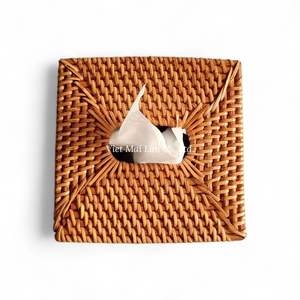 Boîte à mouchoirs décorative de style bohème en rotin fait main avec texture naturelle pour l'espace de vie et le bureau, en provenance du Vietnam - Product Image 2
