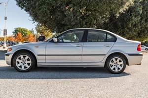 BMW 325xi Sedán 2004 Usado, Inspeccionado, Transmisión Manual de 5 Velocidades, Motor de 6 Cilindros, Tracción en las Cuatro Ruedas, Sin Modificar - Product Image 2