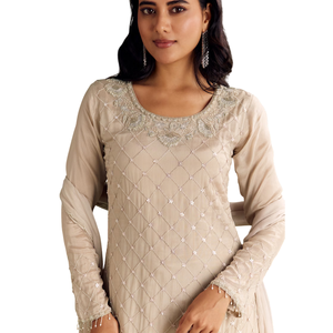 Vente en gros Beige clair Chinon Kurta Palazo avec pétoncle Cutdana Dupatta Vente en gros de vêtements ethniques pour femmes OEM Fournisseur d'usine de vêtements personnalisé - Product Image 4