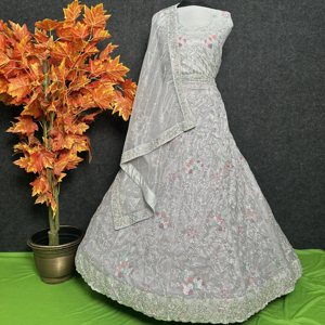 Lehenga ชุดกระโปรงยาวปักเลื่อมงาน zari หนักสำหรับเจ้าสาวเทศกาลสมัยใหม่กระโปรงยาวแบบดั้งเดิมสไตล์ใส่ไปงานปาร์ตี้ - Product Image 1