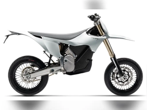 NOUVEAU FIRST STARK-VARG SM SUPER MOTO 2024 2025 2026 PRÊT À ÊTRE EXPÉDIÉ AVEC PERMISE DE CONDUITE SUR ROUTE - Product Image 2