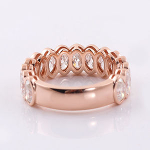 Bague de fiançailles solitaire élégante faite à la main avec D couleur VVS Moissanite 925 argent conception personnalisée bijoux de mariée de luxe pour les femmes - Product Image 2