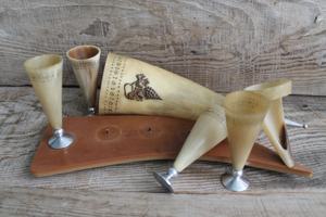 Support de corne de Viking poli à la main Sculpture d'animaux nordiques traditionnels Occasions spéciales Boire Artisanat naturel décoratif - Product Image 3