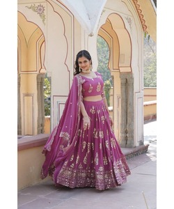 Lehenga Choli en satin de coton noir pour femmes, design de mariée de luxe avec travail de miroir, Chunni et option taille plus - Product Image 4