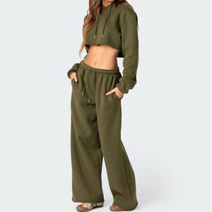 Vente en gros de survêtements pour femmes, nouveau design, vêtements d'hiver, 2 pièces, à capuche, logo et couleur personnalisables - Product Image 3