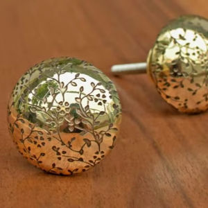 Bouton en laiton poli moderne avec finition plaquée or, forme personnalisée pour la décoration intérieure, QUALITY ENTERPRISES, modèle QE-BKB-02 - Product Image 4